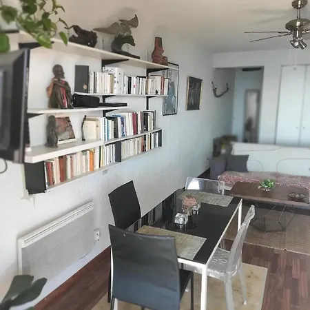 Appartement Moderne A Avec Vue Sur La